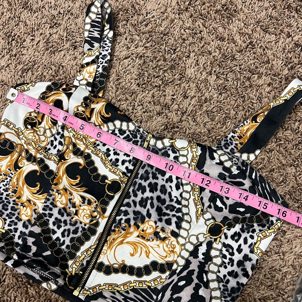 Zip front chainmail crop tank. Size large. - Picture 8 of 8